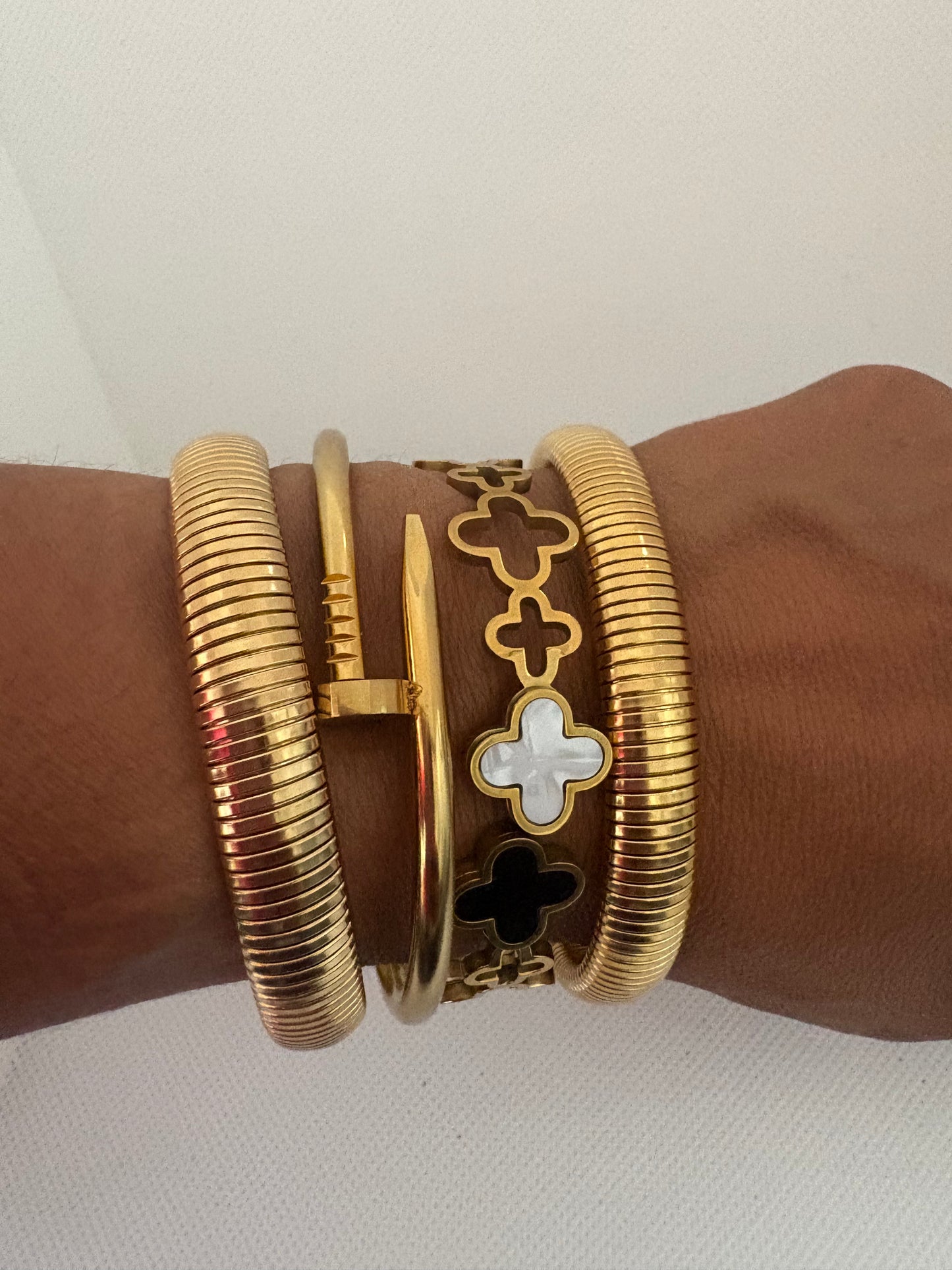 Halo 💛 Bangle Bracelet